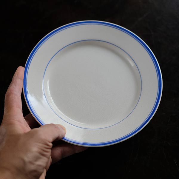 BEST IRONSTONE(日本硬質陶器)ブルーラインの皿 φ18cm