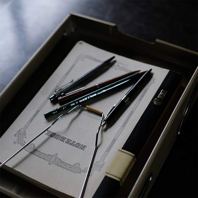LION Extendable 2-Tier File Tray
