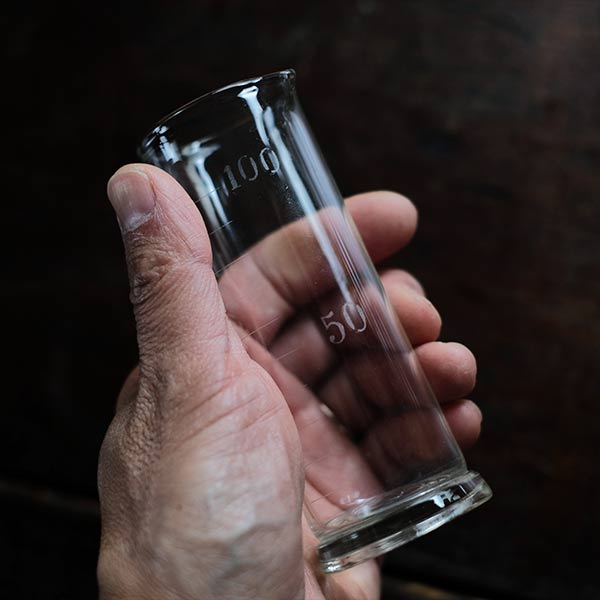 Small measuring cylinder 100ml