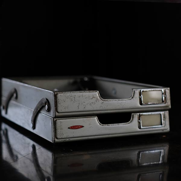 Extendable two-tier file tray