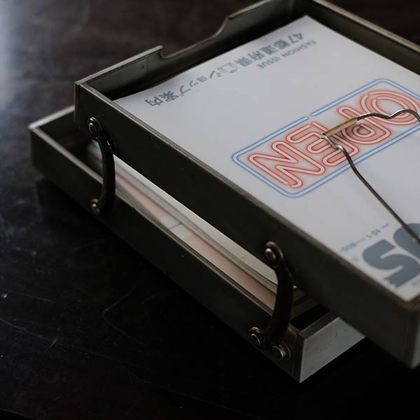 Extendable two-tier file tray