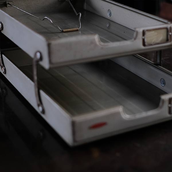 Extendable two-tier file tray