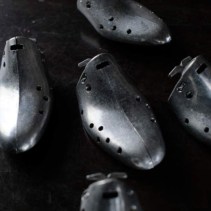 Aluminum shoe stretcher, size L