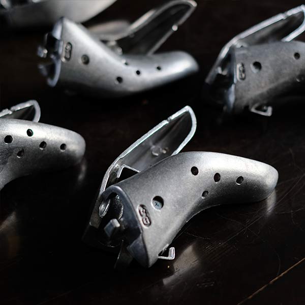 Aluminum shoe stretcher, size L