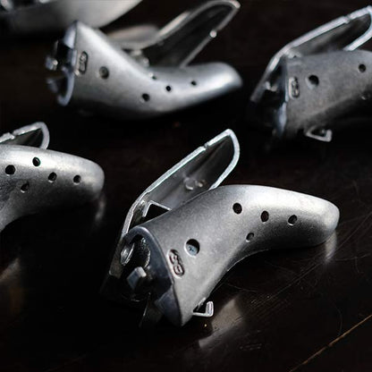 Aluminum shoe stretcher, size L