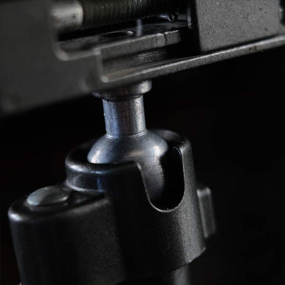 Angle adjustable vise