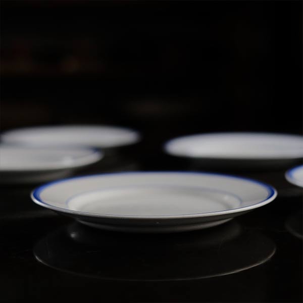 BEST IRONSTONE（日本硬質陶器）ブルーラインの皿 φ18cm