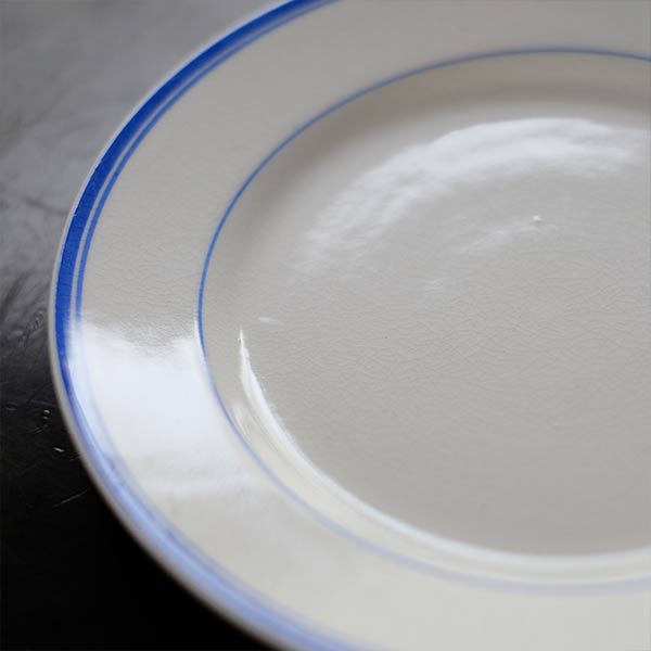 BEST IRONSTONE（日本硬質陶器）ブルーラインの皿 φ18cm