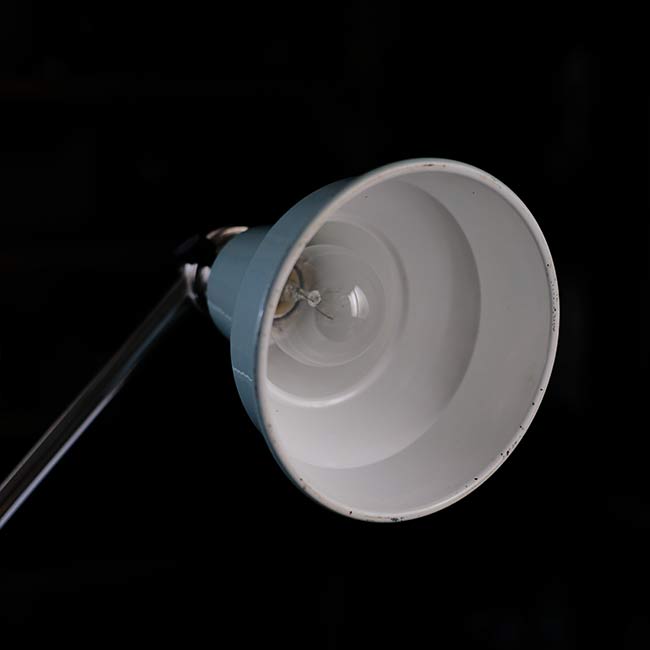 Wall-mounted arm lamp