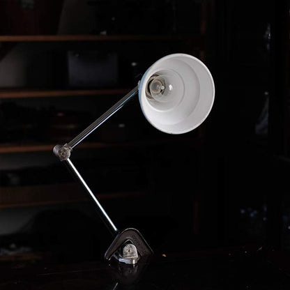 Wall-mounted arm lamp