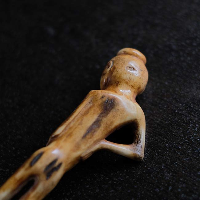 水牛の骨で作ったお守り