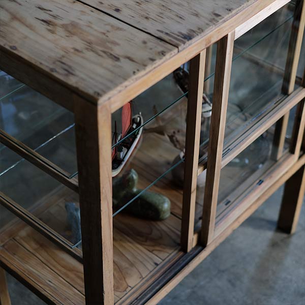 Glass showcase