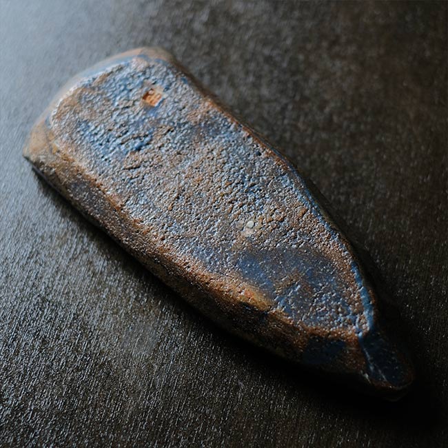 陶器の魚の灰皿