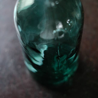 アクアグリーンの薬瓶