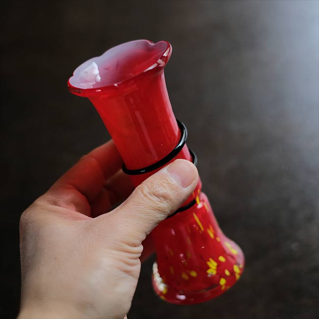水玉に装飾を加えたフラワーベース