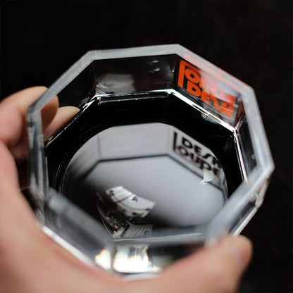 Dome-shaped table magnifying glass
