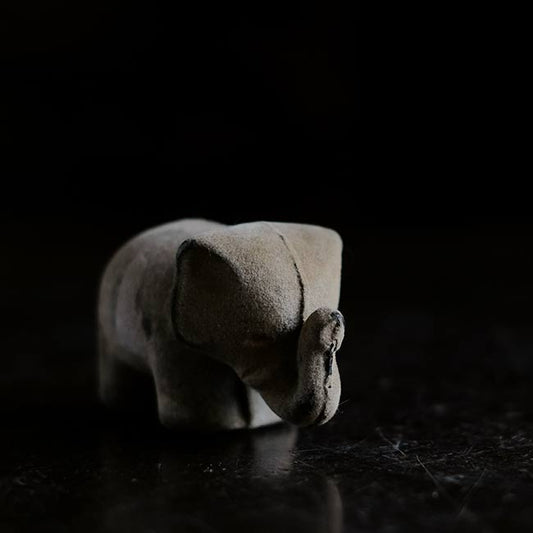 ゾウのフィギュア