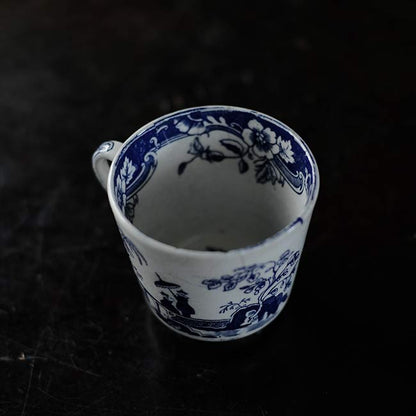 イギリス製 硬質陶器のカップ