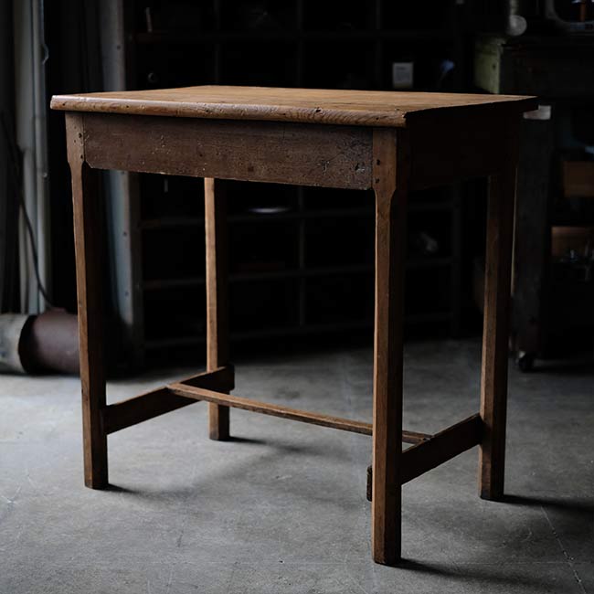 Small pine desk