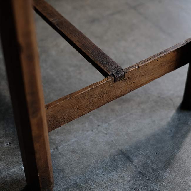 Small pine desk