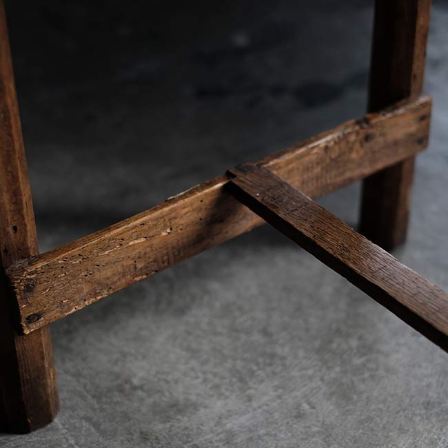 Small pine desk