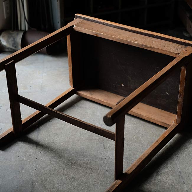 Small pine desk