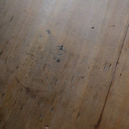 Small pine desk