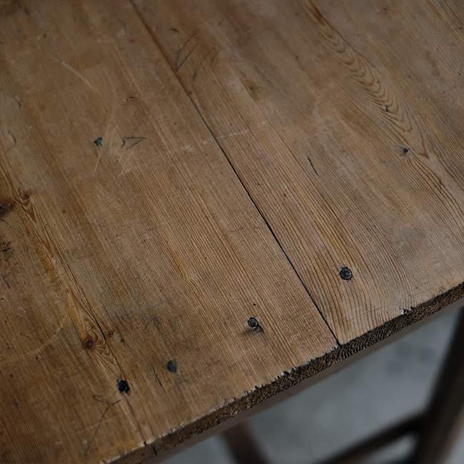 Small pine desk
