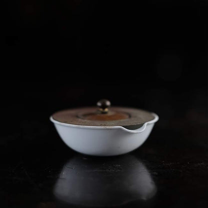 Evaporating dish with lid