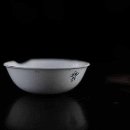 Evaporating dish with lid