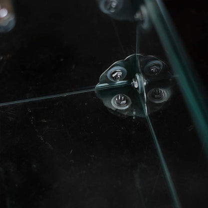 Glass showcase with lid
