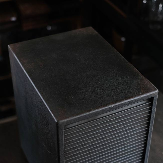 シャッター扉のスチール製の引き出し（A4、7段）