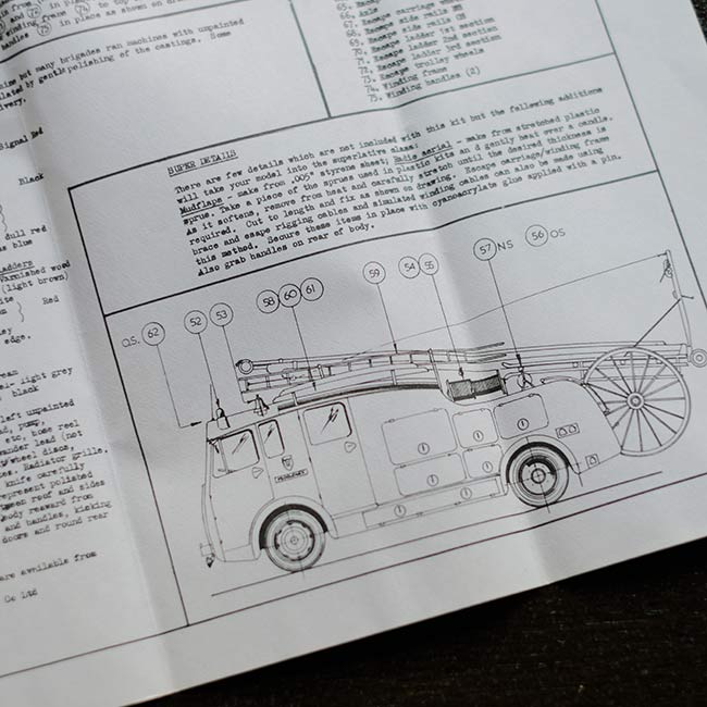 Denis F12 Fire Engine メタル模型キット