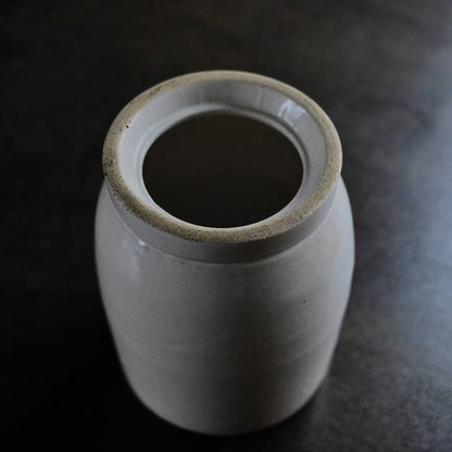 陶器の容器