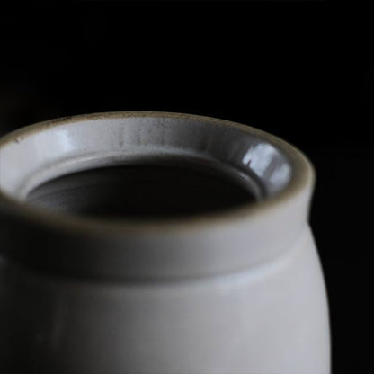 陶器の容器