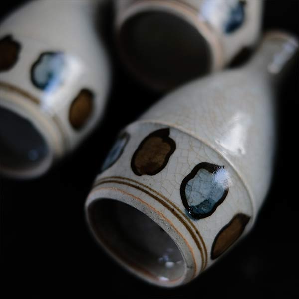 Sake bottle (sold individually)