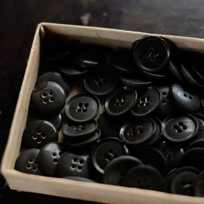 Boxed buttons (deadstock) dark olive