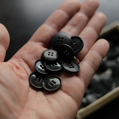 Boxed buttons (deadstock) dark olive