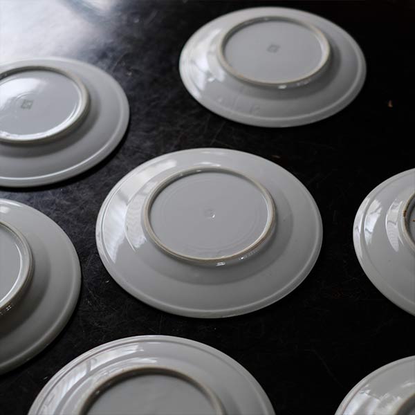 国民食器の中皿 φ18-19cm