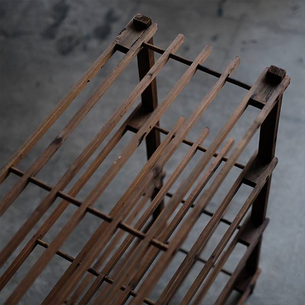 Lacquerware drying rack