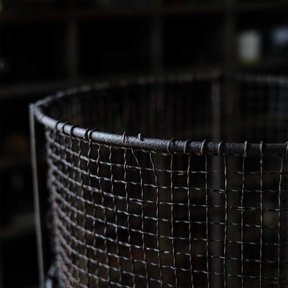 Wire wastebasket
