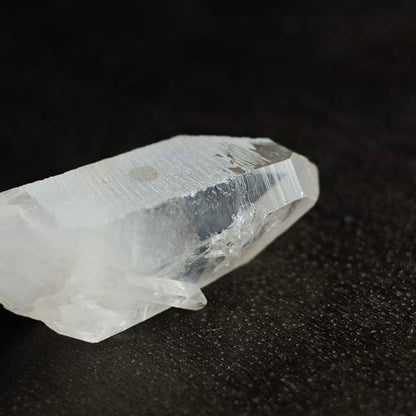 クリスタルポイント 水晶の原石