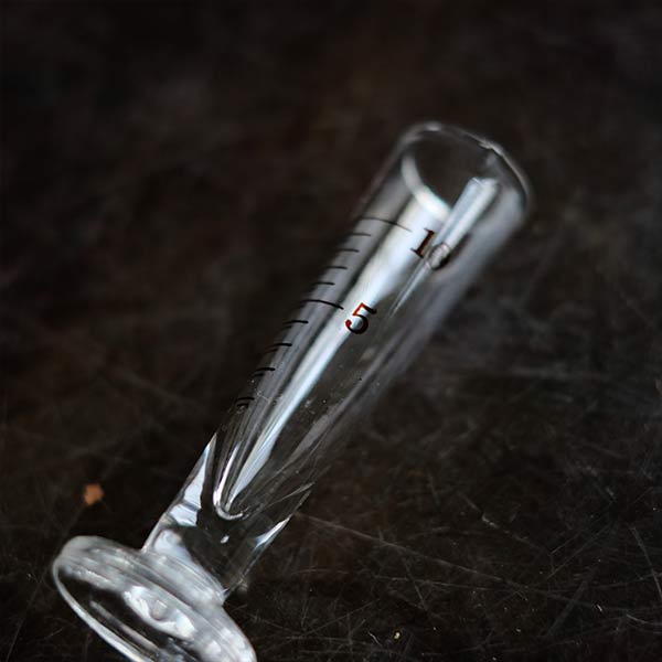 メスシリンダー 10ml