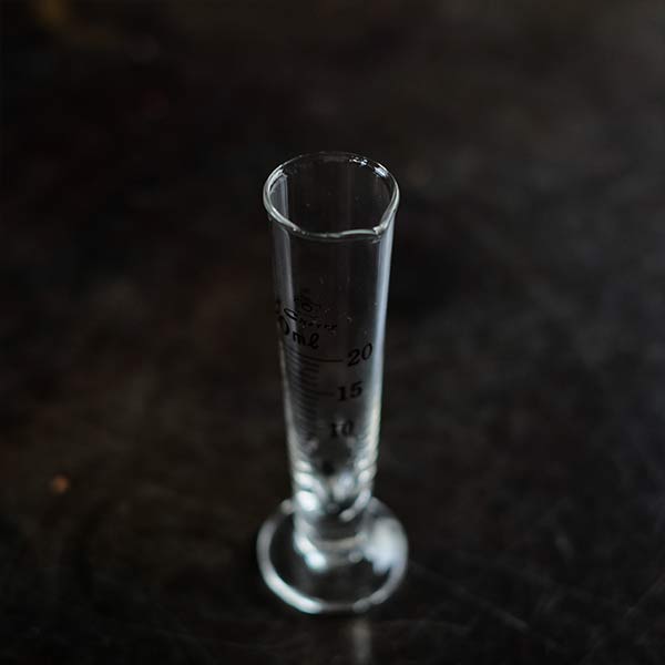メスシリンダー 20ml