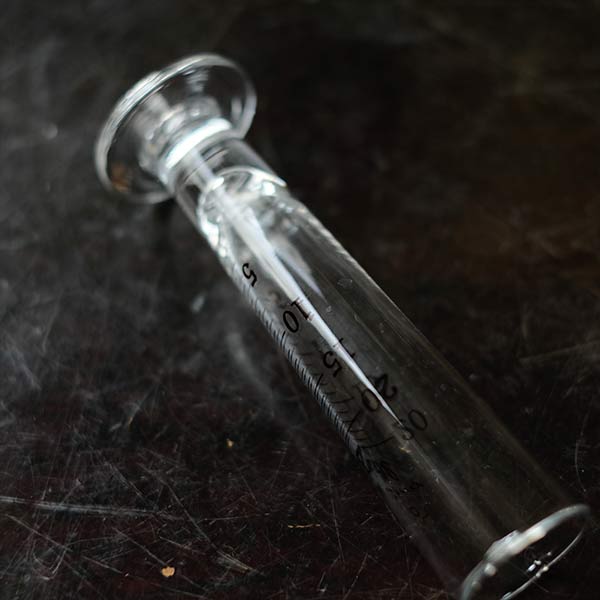 メスシリンダー 20ml