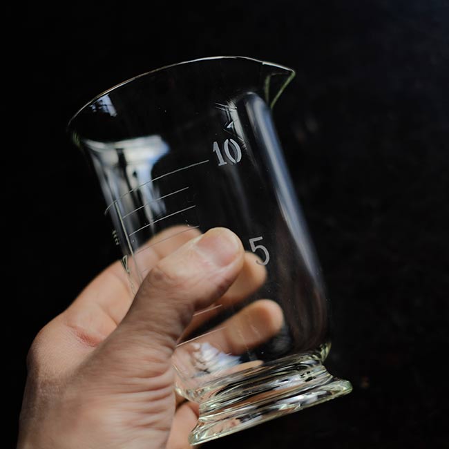 10oz measuring cylinder