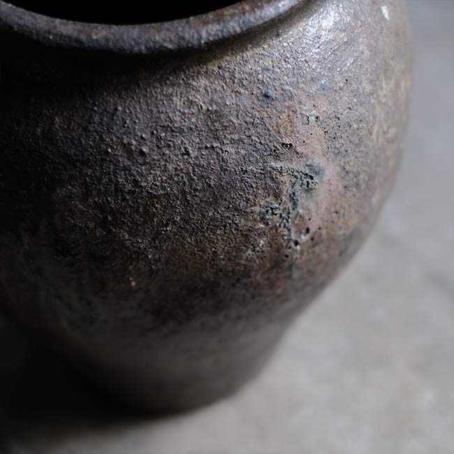 自然釉の水甕