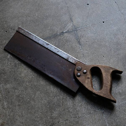 One-handed saw