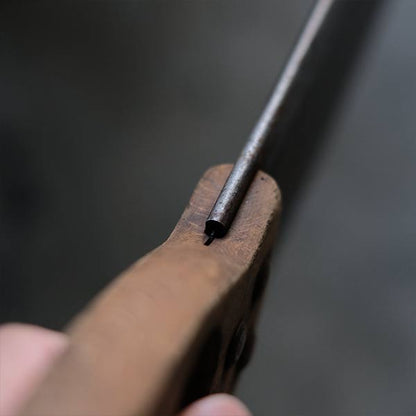 One-handed saw
