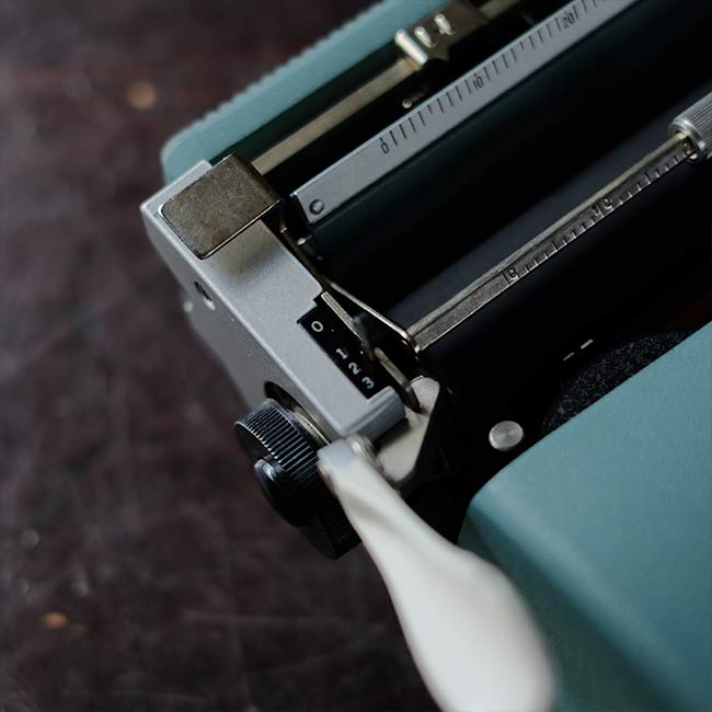 OLIVETTI Lettera 32 タイプライター インクリボン交換済み